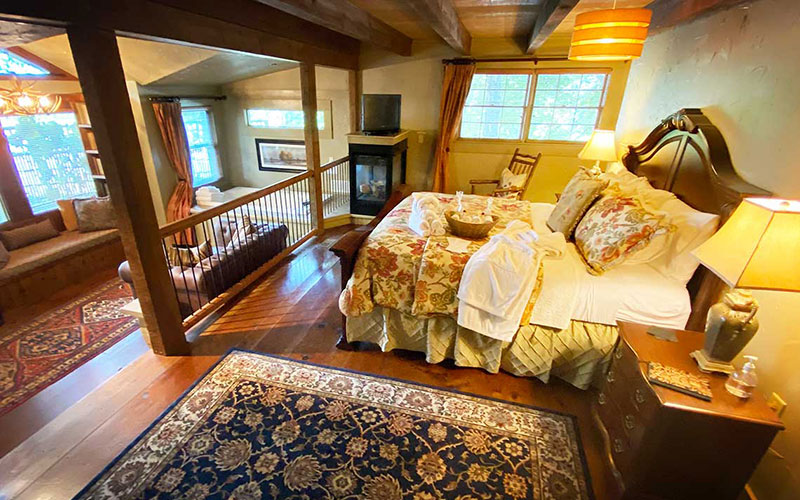 celestial suite at the overlook inn in north georgia