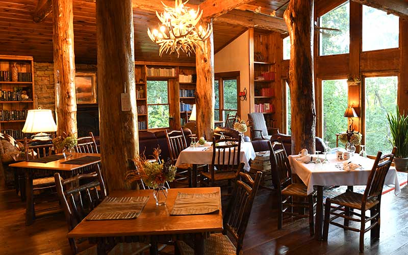 dining area in the overlook inn