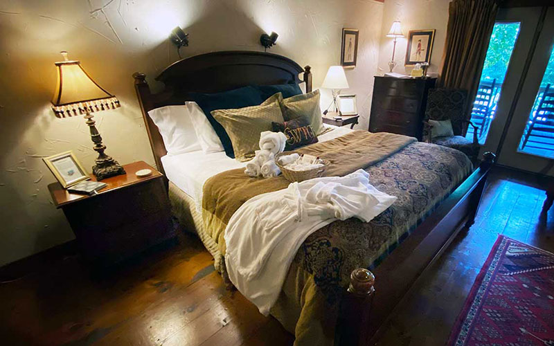 prince madoc room king bed