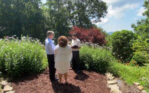 outdoor wedding elopement ceremony at the overlook inn